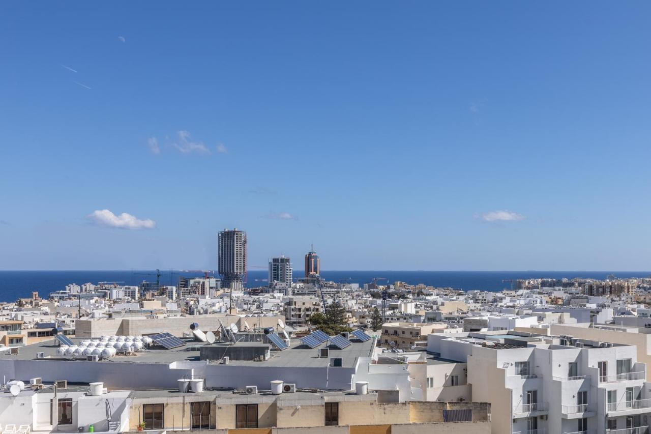 Unique Penthouse With Private Heated Jacuzzi, Close To Restaurants And Night Life Is-Swieqi Екстер'єр фото
