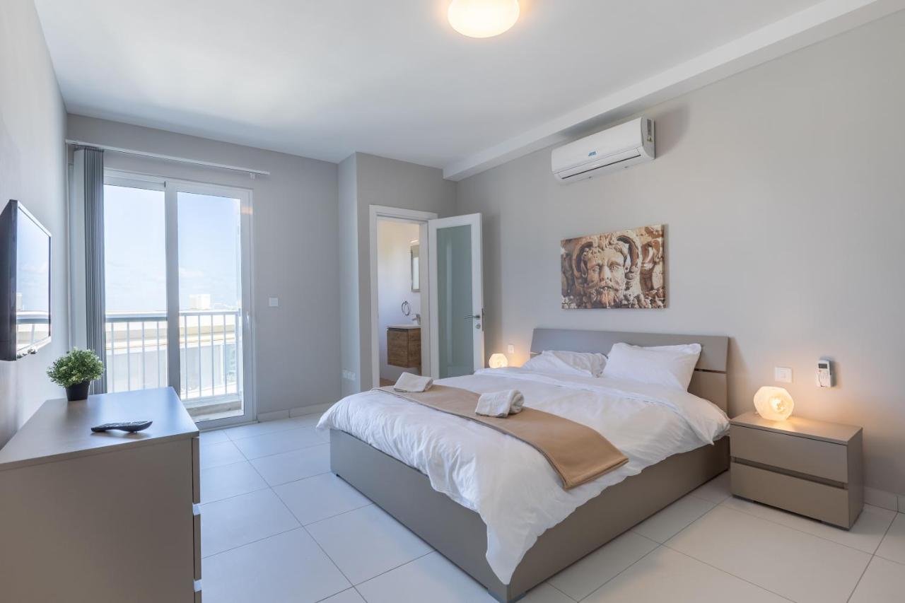 Unique Penthouse With Private Heated Jacuzzi, Close To Restaurants And Night Life Is-Swieqi Екстер'єр фото