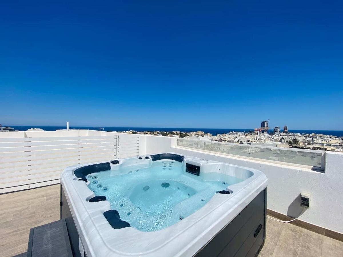 Unique Penthouse With Private Heated Jacuzzi, Close To Restaurants And Night Life Is-Swieqi Екстер'єр фото