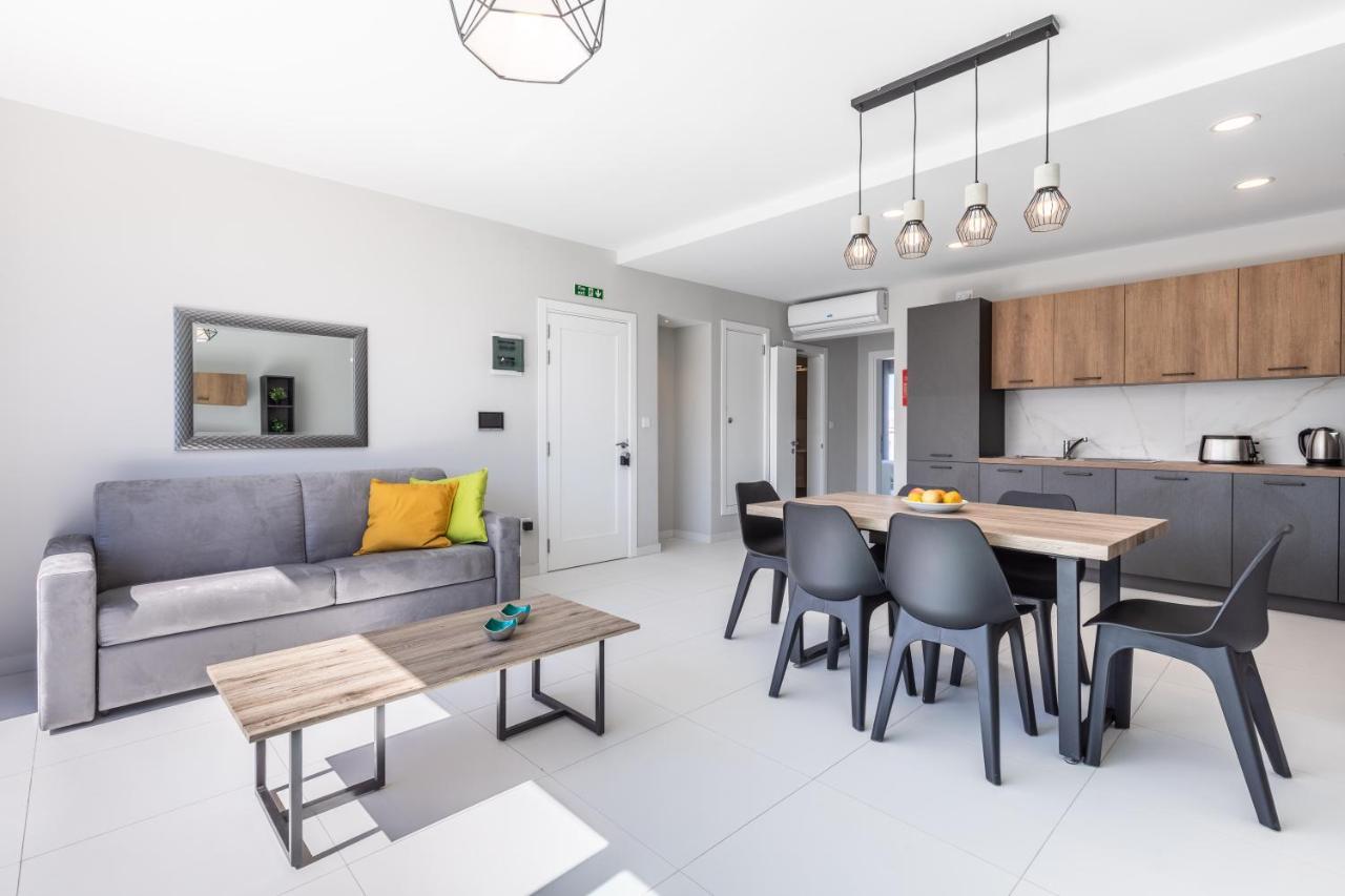 Unique Penthouse With Private Heated Jacuzzi, Close To Restaurants And Night Life Is-Swieqi Екстер'єр фото