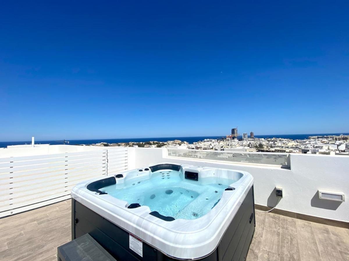 Unique Penthouse With Private Heated Jacuzzi, Close To Restaurants And Night Life Is-Swieqi Екстер'єр фото