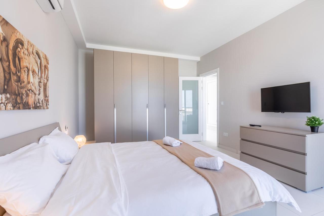 Unique Penthouse With Private Heated Jacuzzi, Close To Restaurants And Night Life Is-Swieqi Екстер'єр фото